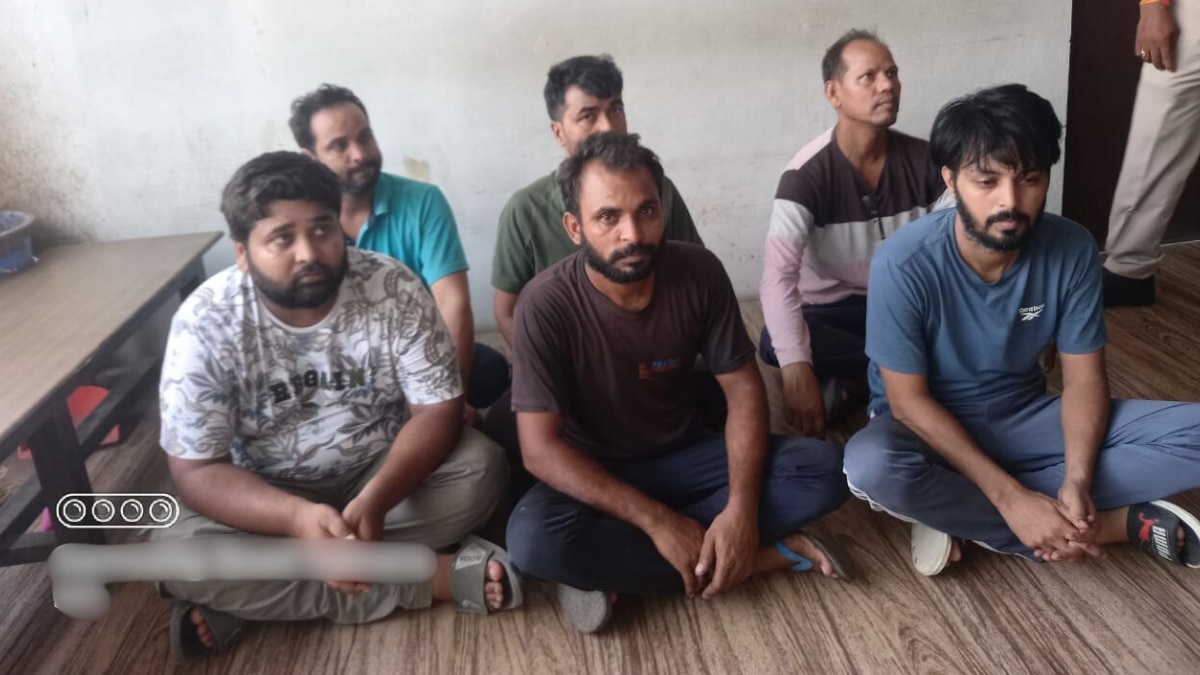 क्रिप्टो में लेते थे कमीशन.(Photo: Himanshu Sharma/ITG)