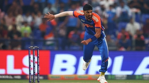 ओमान के खिलाफ अर्शदीप ने पूरे किए अपने 100 टी20 विकेट. (Photo: Getty)