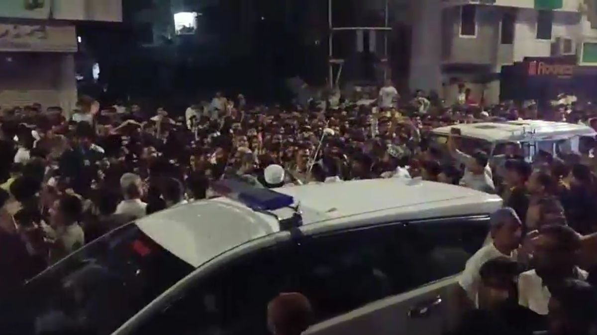 सोशल मीडिया पोस्ट के बाद बिगड़ा माहौल. (Photo: Screengrab)