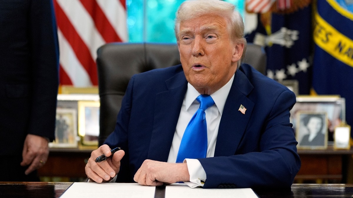 President Donald Trump in the Oval Office (Photo:AP) 