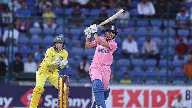 IND vs AUS: स्मृति मंधाना ने रचा इतिहास... जड़ा 50 गेंदों पर शतक, ऑस्ट्रेलिया की बेथ मूनी भी छाईं