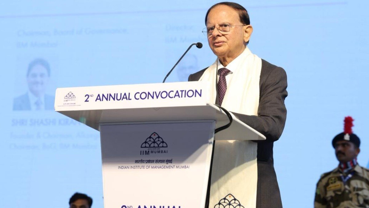 'साहस और आत्मविश्वास के साथ आगे बढ़ रहा भारत', IIM मुंबई में बोले पीएम मोदी के प्रधान सचिव पीके मिश्रा