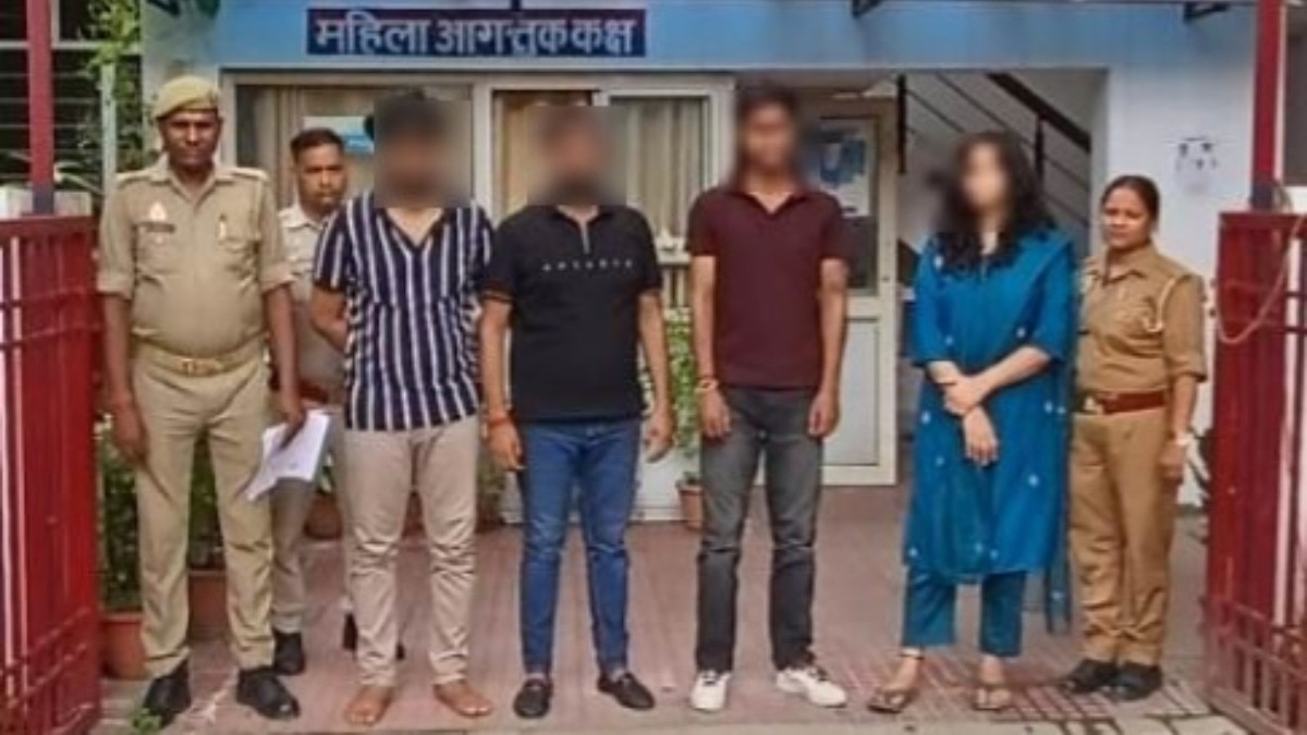  मैगज़ीन व कारतूस बरामद.(Photo: SANTOSH SHARMA/ASHISH/ITG)