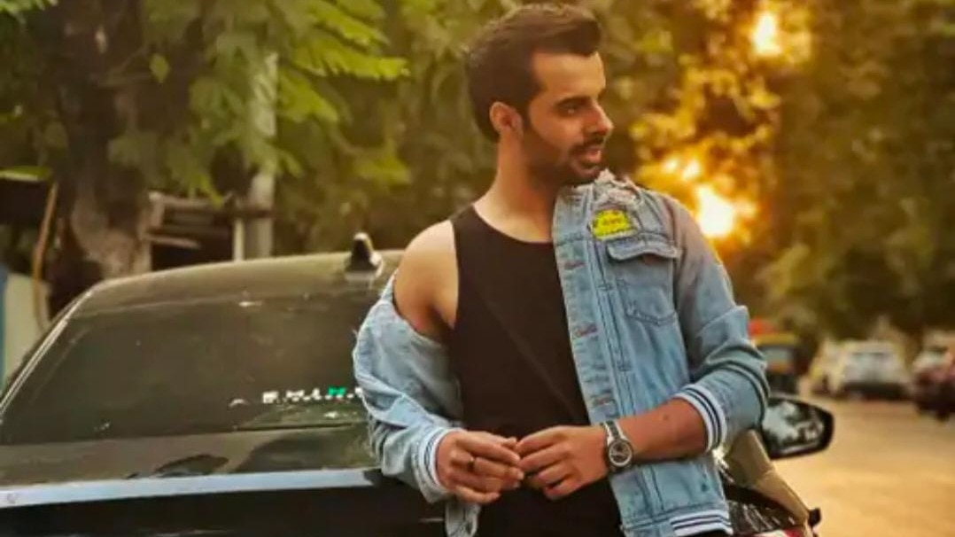 गुजरात: रात दो बजे कार में बर्थडे मना रहे लड़के-लड़की से लूट, युवक को मारकर फेंका, युवती को कार से नीचे गिराया