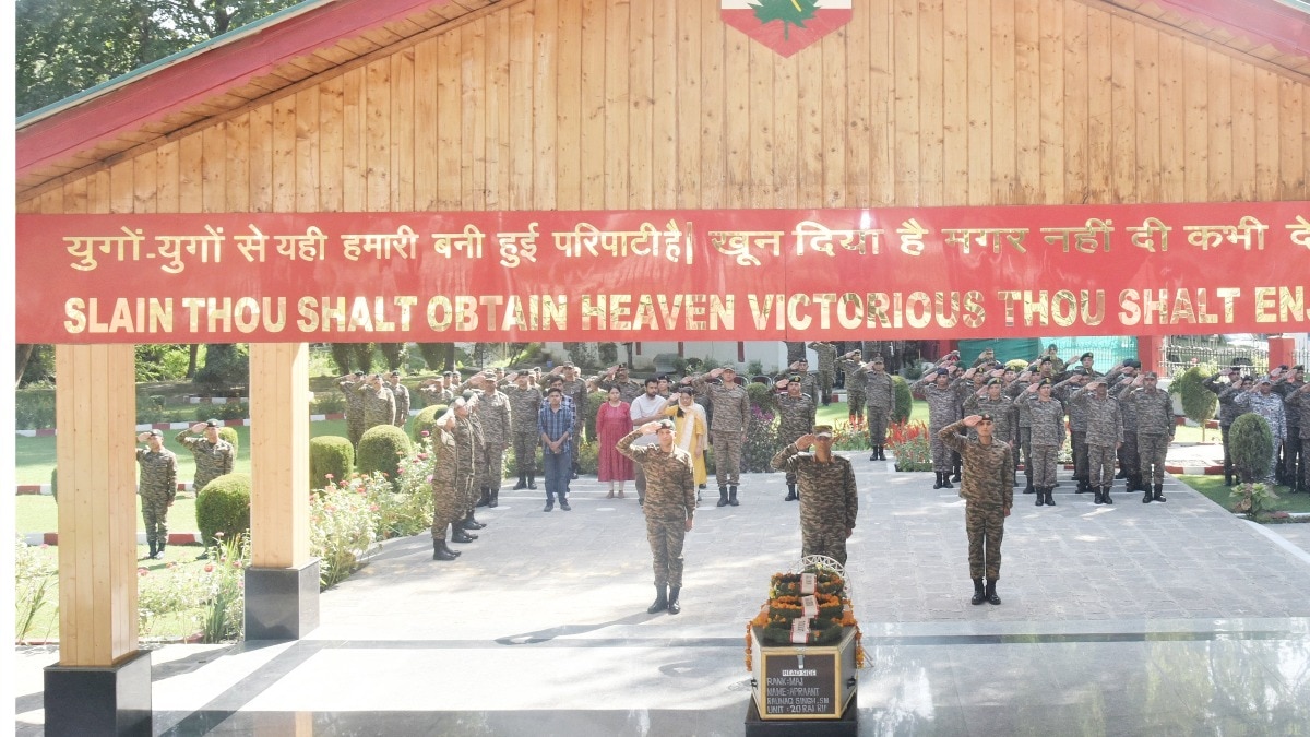 ड्यूटी के दौरान मेजर अप्रांत रौनक सिंह शहीद (Photo: X/@ChinarcorpsIA)