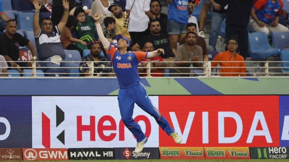 पाकिस्तान के खिलाफ सुपर-चार मुकाबले में भारतीय टीम की फील्डिंग लचर रही (Photo: AFP/Getty Images)