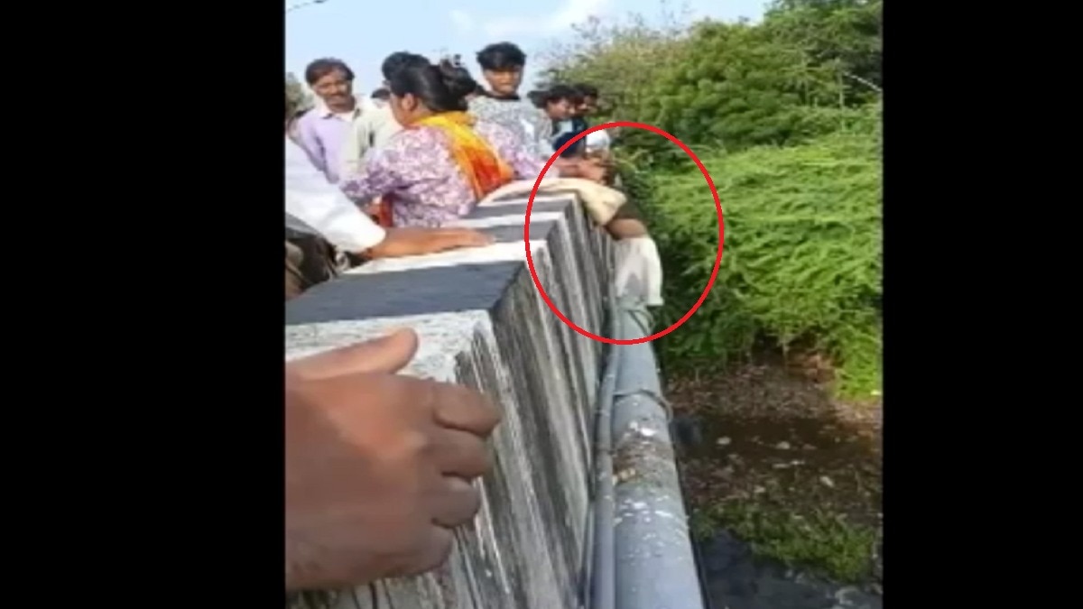 घटना का वीडियो भी सोशल मीडिया पर तेजी से वायरल हो गया. (Photo: Screengrab)