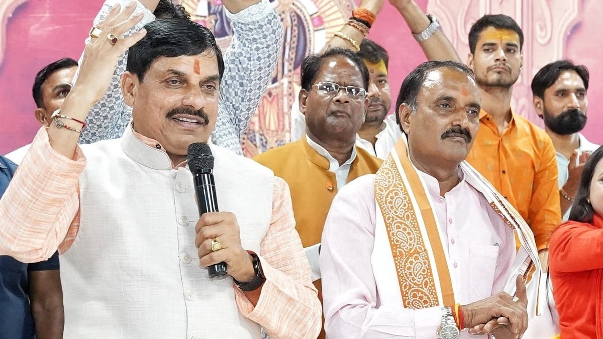 मथुरा में आयोजित एक कार्यक्रम में CM मोहन यादव.(Photo:X/@DrMohanYadav51 ) 