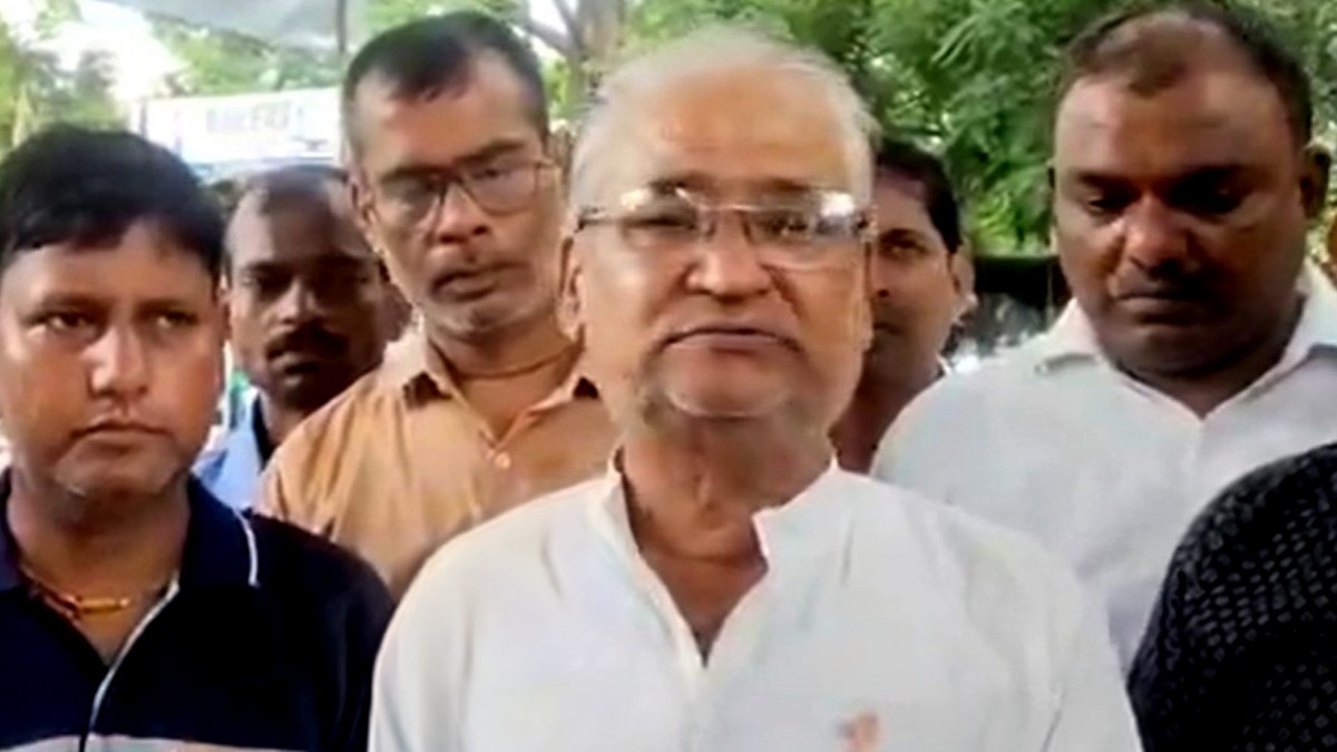 भाजपा नेता चिरंजीवी चौरसिया अपनी बात कहते-कहते रो पड़े  (Photo: Screengrab)