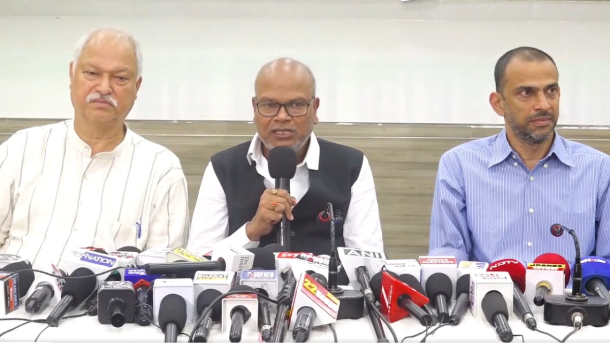 पटना में कांग्रेस नेताओं ने प्रेस कॉन्फ्रेंस की.