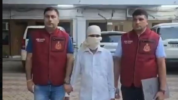 पहले डकैती, फिर हत्या और 16 साल तक रहा फरार... इनामी बदमाश को दिल्ली पुलिस ने ऐसे किया गिरफ्तार