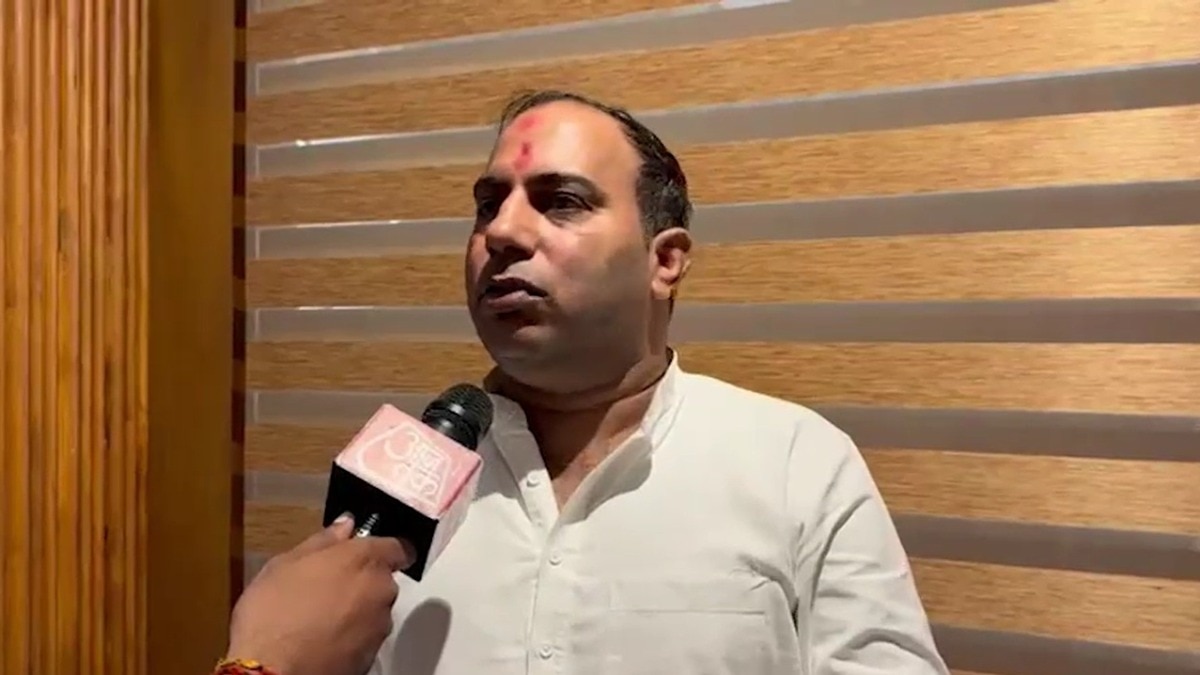 संभल दंगों पर बनने वाली फिल्म को लेकर आजतक से बात करते फिल्म निर्माता अमित जानी. (Photo: Screengrab)