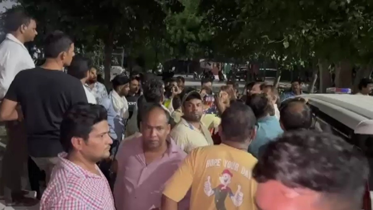 एसीपी की थार से प्रॉपर्टी डीलर की मौत पर बवाल.  (Photo: Screengrab)