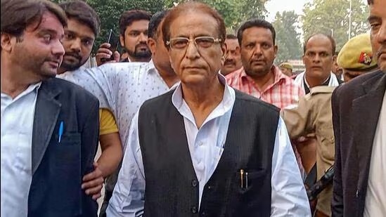 23 महीने के बाद अब जेल से छूटे आजम खान… मगर ये रिहाई कितने दिनों की मेहमान? – azam khan walk out of jail after 23 months political criss Samajwadi party ntcpkb