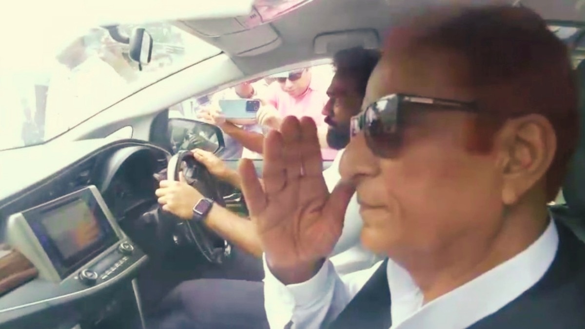 Azam Khan, Azam Khan news, Azam Khan has come out of Sitapur jail, Azam Khan come out Sitapur jail, Sitapur jail, up news