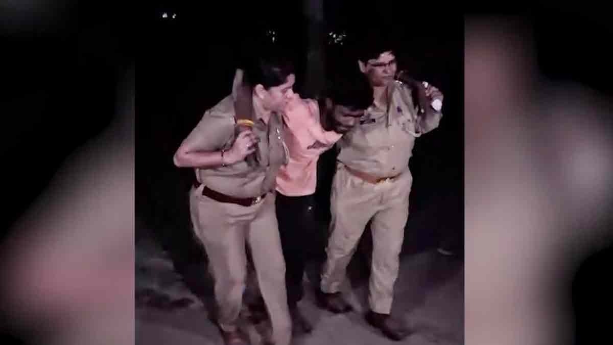 मुठभेड़ में घायल हुआ बदमाश (Photo: Screengrab)