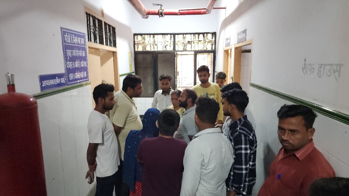 स्कूल से लौटते समय महिला टीचर पर एसिड अटैक. (Photo: Abhinav Mathur/ITG)