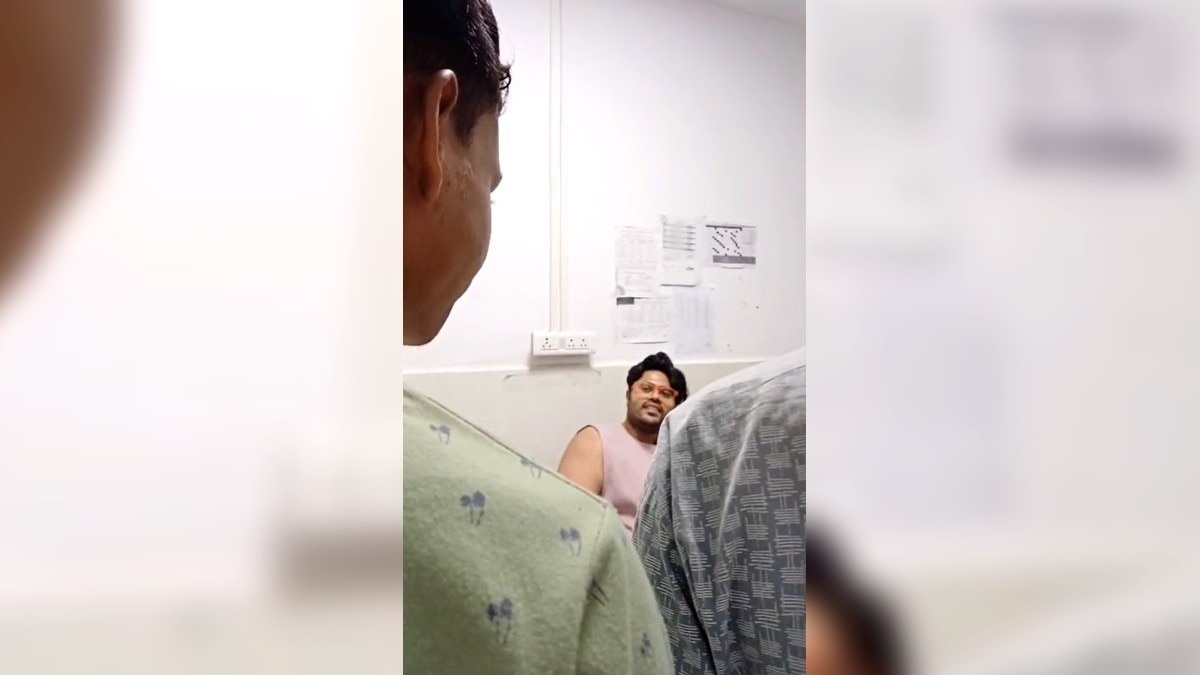 MLC के लिए आए बच्चों को ट्रेनी डॉक्टर की सलाह.(Photo:Screengrab)