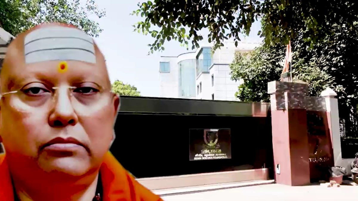 चैतन्यानंद पर कई लड़कियों ने लगाया है यौन उत्पीड़न का आरोपी. (Photo: Screengrab)