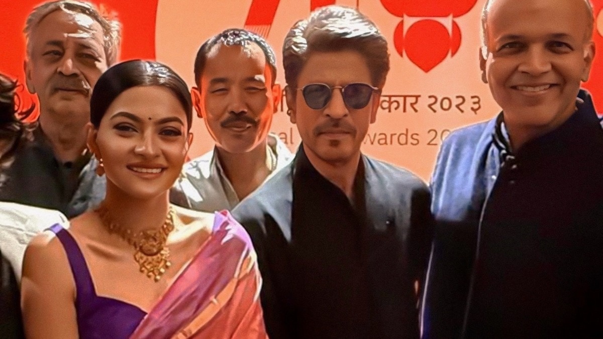 प्रकृति ने की शाहरुख की तारीफ (Photo: Instagram @prakrutimishra)