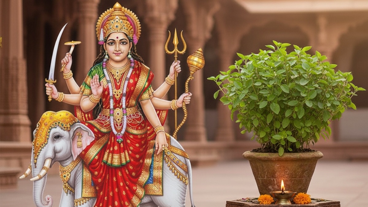  नवरात्र में तुलसी से जुड़े कुछ खास उपाय को करने से जातक को सुख-समृद्धि की प्राप्ति होती है. (Photo: Ai Generated)