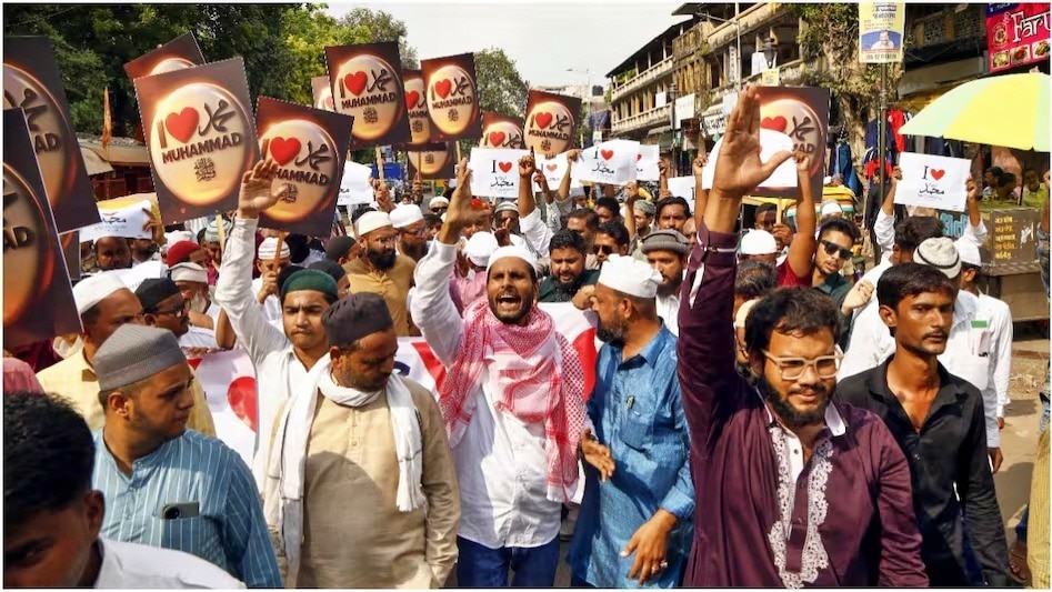 Protest against the 'I Love Mohammed' poster controversy (Photo: PTI)