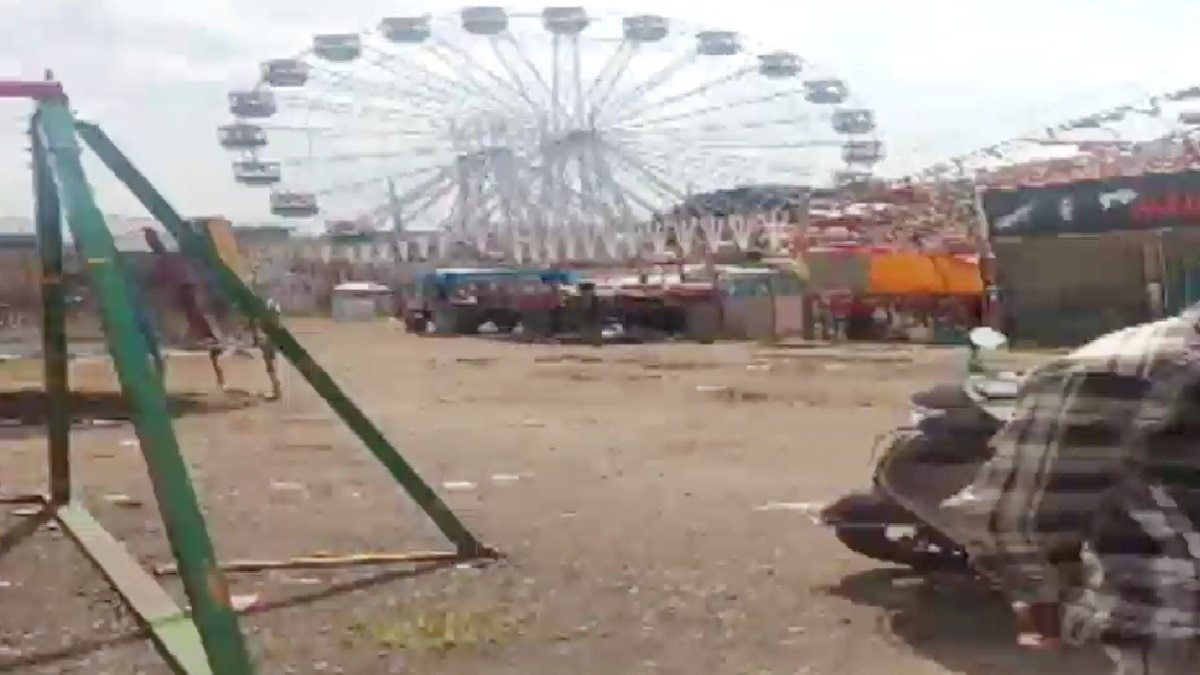 गरबा मेले से हटाए गए झूले.(Photo:Screengrab)