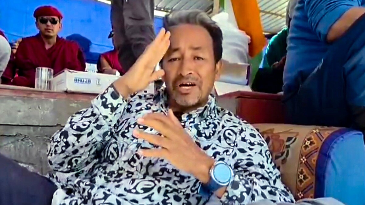 सोनम वांगचुक ने आशंका जताई कि उन्हें गिरफ्तार करने की तैयारी की जा रही है. (File Photo- PTI)