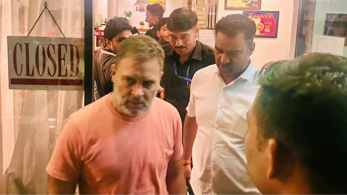 राहुल गांधी ने गुरुग्राम के कैफ में आम लोगों और रेस्टोरेंट स्टाफ से की बातचीत की (Photo- Social Media)