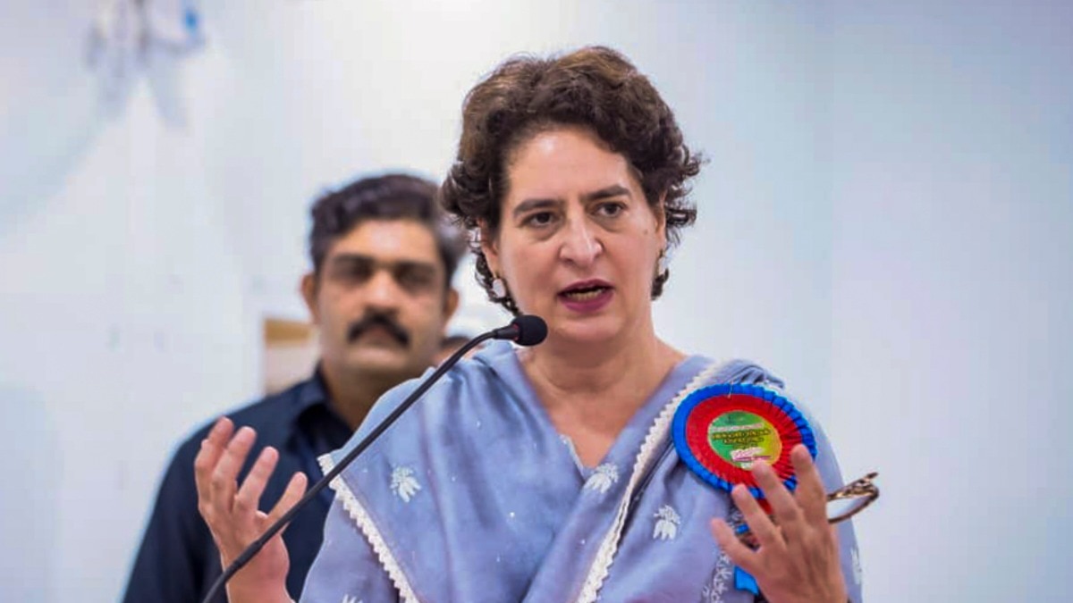 बिहार में प्रियंका गांधी ने महिलाओं को किया संबोधित (Photo: PTI)