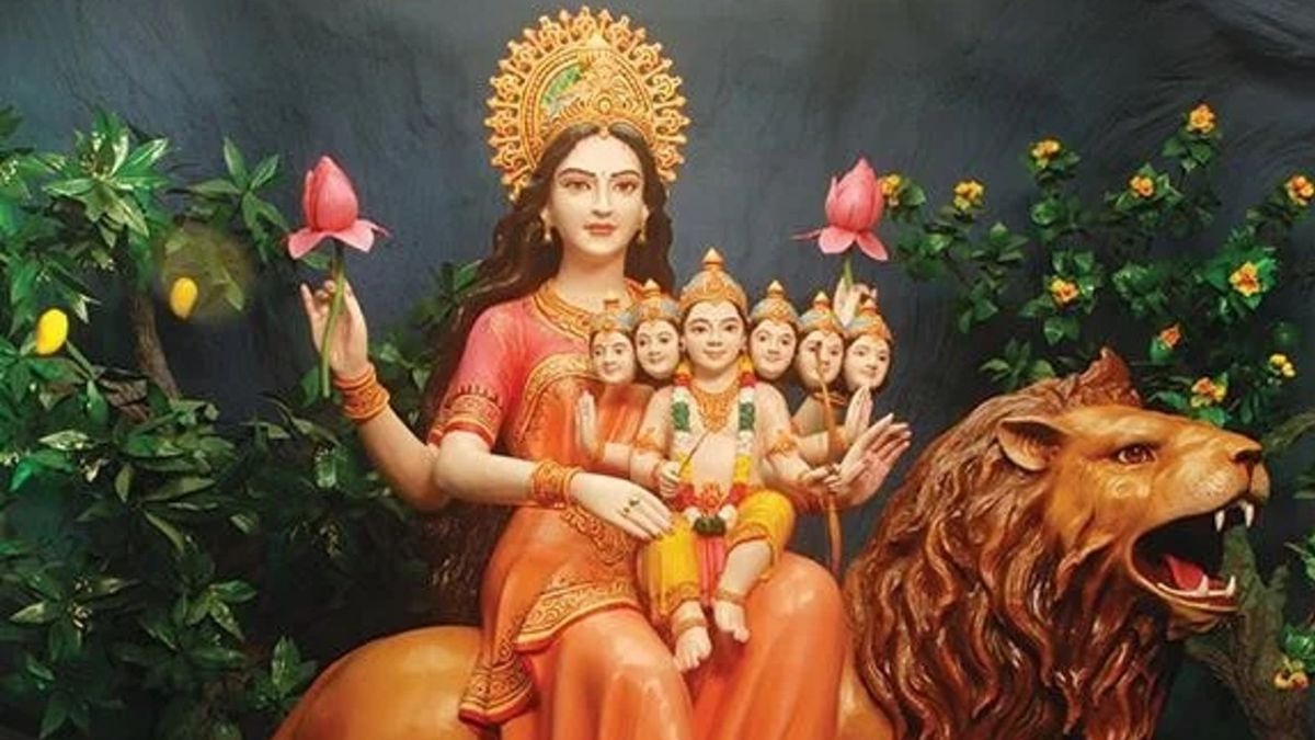 Shardiya Navratri 2025: शारदीय नवरात्र का पांचवां दिन आज, जानें स्कंदमाता के पूजन का शुभ मुहूर्त और महत्व