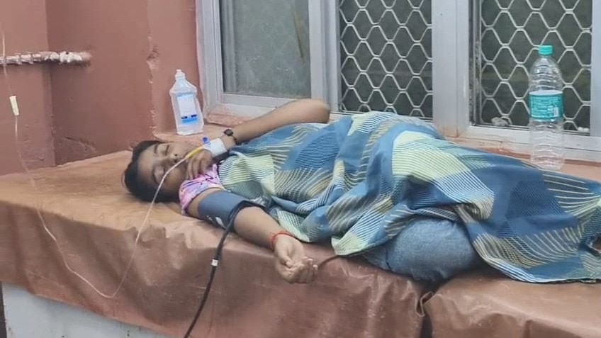 UP: ऑनलाइन क्लास में गलती से खुल गया YouTube… छात्रा को मिली ऐसी सजा, पहुंची हॉस्पिटल – student youtube punishment arrived hospital kaushambi lclcn