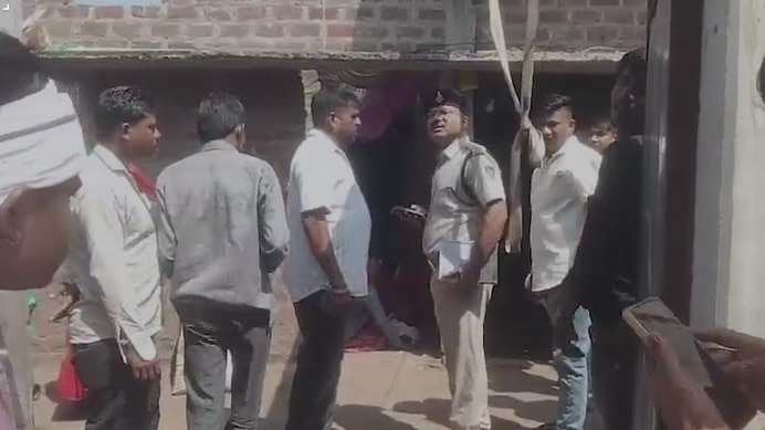 मां के सामने मासूम की हत्या से दहशत में ग्रामीण.(Photo: Screengrab)