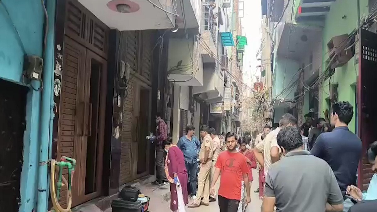 दिल्ली में डबल मर्डर, शख्स ने पत्नी और बेटे को मारी गोली, दोनों अपस्ताल में भर्ती – double murder in north east delhi man shoots wife and son lclnt