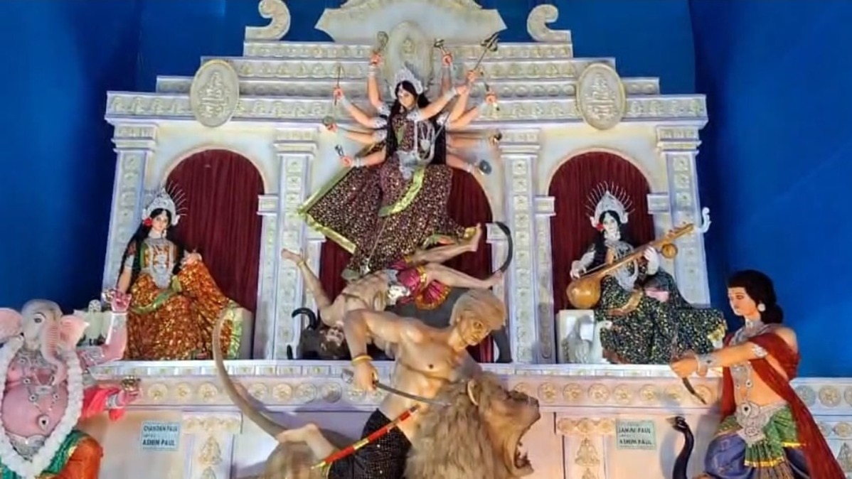 Donald Trump was depicted as a demon in a Durga Puja pandal in Murshidabad
