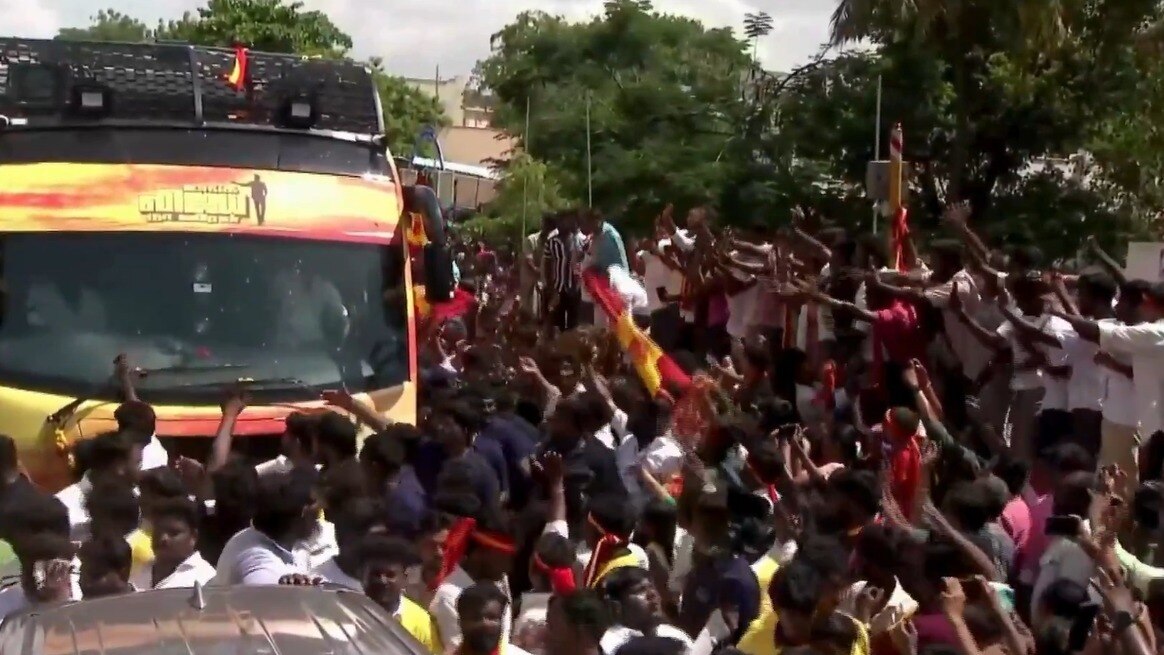 तमिलनाडु: एक्टर विजय की रैली में भगदड़ जैसे हालात, कई लोग हुए बेहोश – TVK Actor Vijay Karur Rally Stampede Tamil Nadu People Hospitalized NTC
