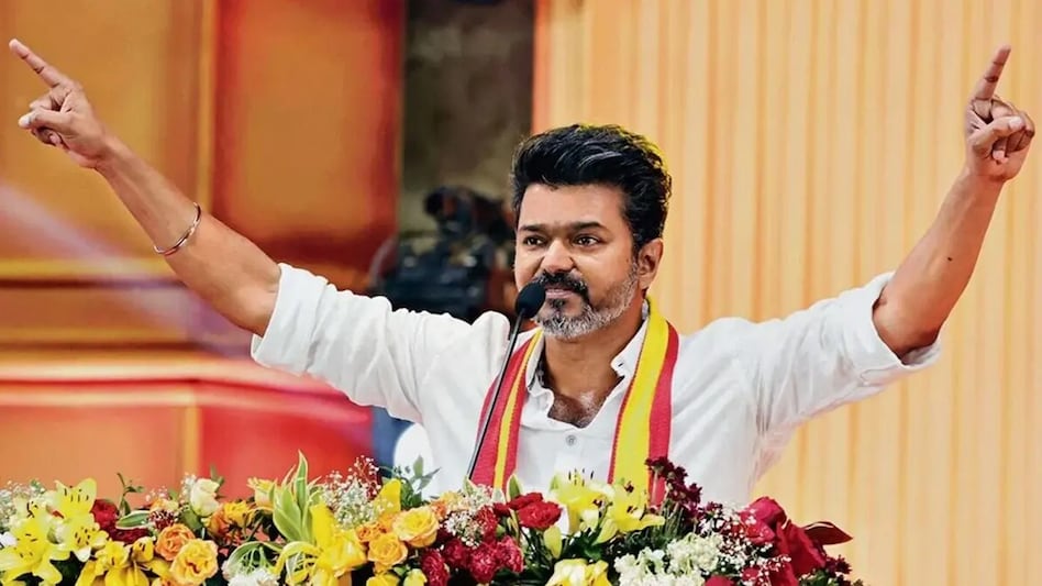 विजय के अभिनेता से नेता बनने की कहानी... फैन क्लब को पार्टी में बदला, 2026 के तमिलनाडु विधानसभा चुनाव में दिखाएंगे ताकत - From Silver Screen to Political Stage ...