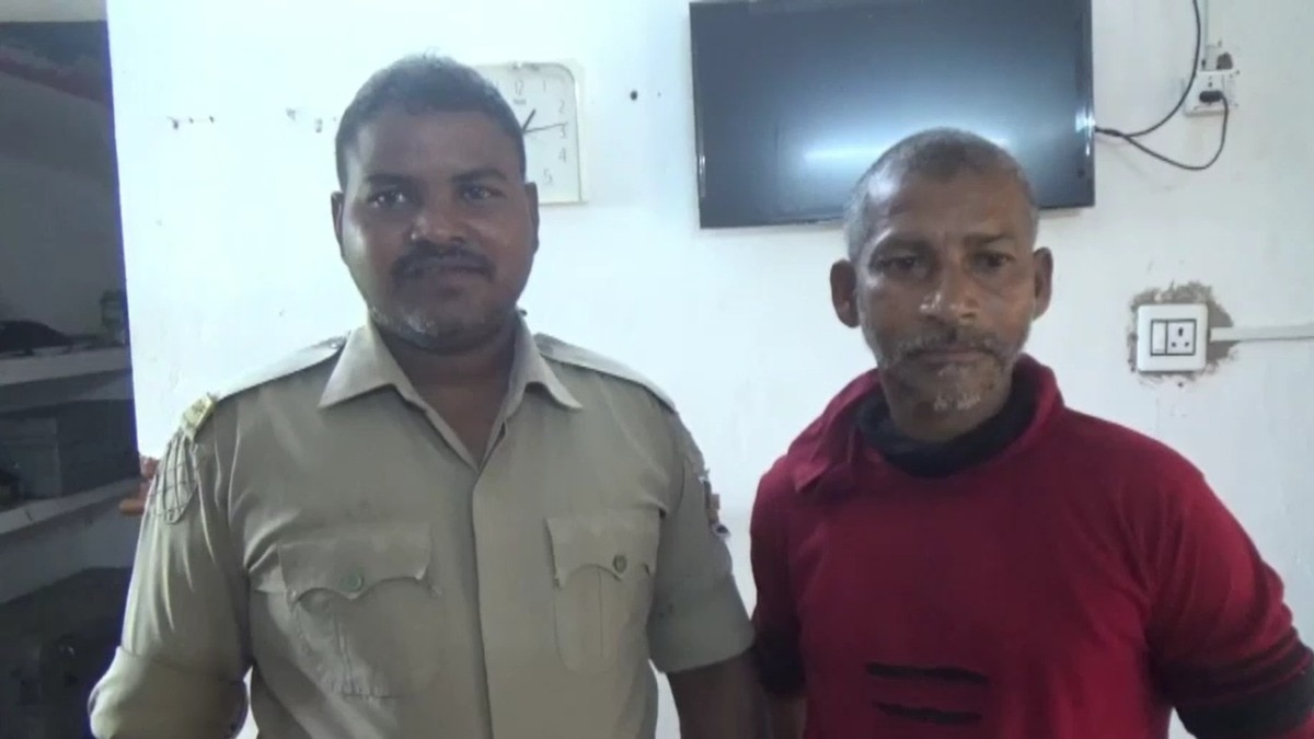 पुलिस गिरफ्त में पत्नी का हत्या. (Photo: Screengrab)