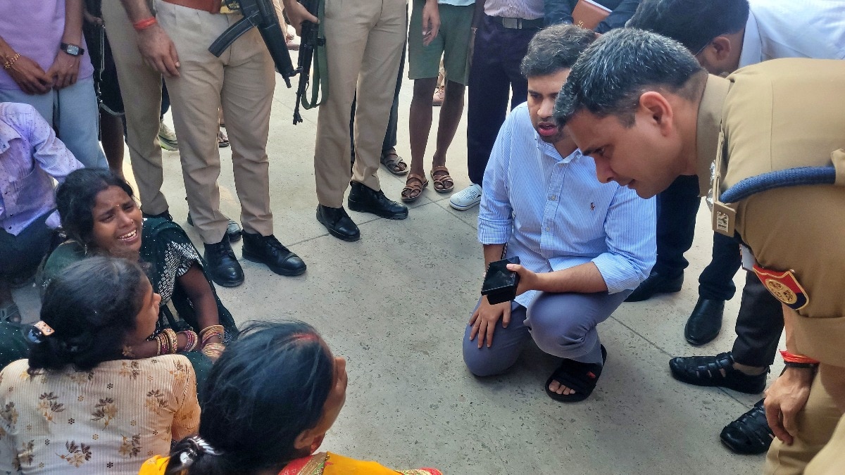 हरदोई में भीषण सड़क हादसा: मुंडन करवाकर लौट रहे परिवार को पिकअप ने कुचला, 5 की मौत – Hardoi road accident five dead Pickup crushes family returning from mundan ceremony lclam