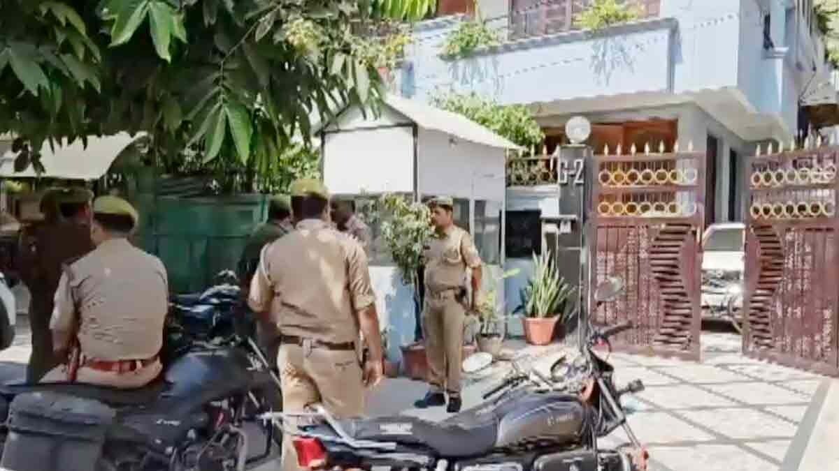 रिटायर्ड IAS अधिकारी के घर चोरी (Photo: Screengrab)