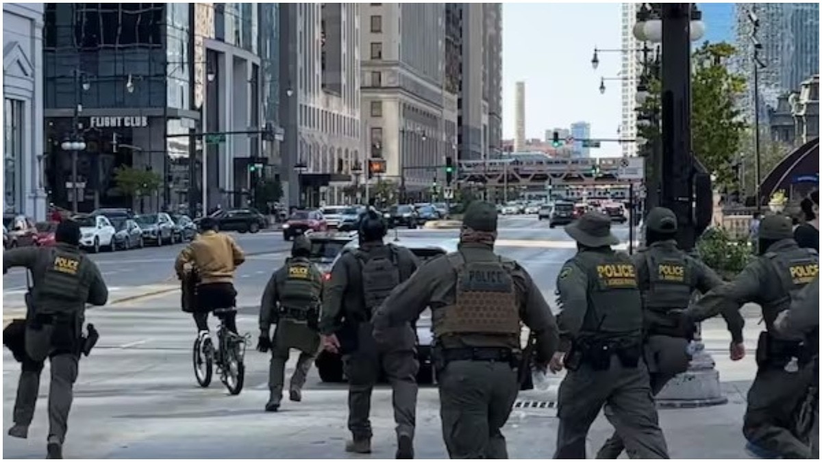 साइकिल पर आए लड़के को 10-10 अमेरिकी पुलिसवाले भी न पकड़ पाए...वीडियो वायरल