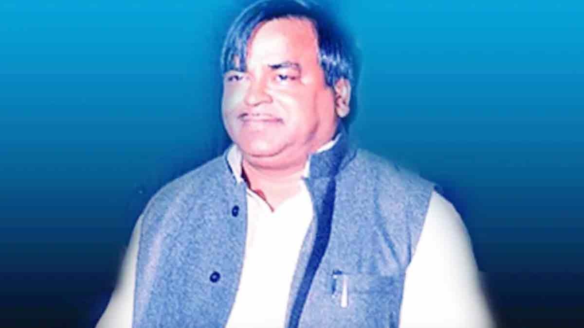 लखनऊ जेल में पूर्व मंत्री गायत्री प्रजापति पर हमला, सिर में गंभीर चोट