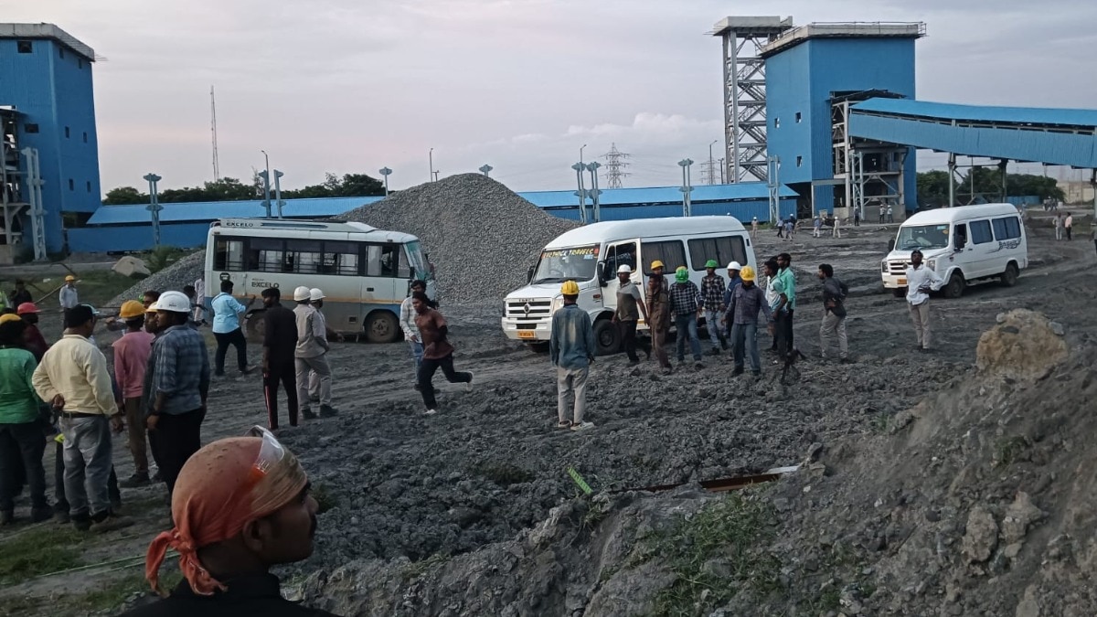 चेन्नई में थर्मल पावर प्लांट गिरने से असम के 9 मजदूरों की मौत. (photo: ITG)