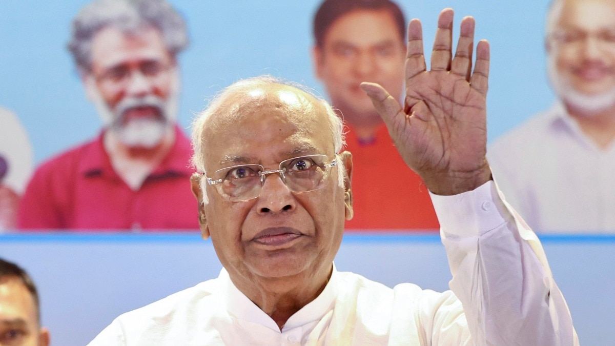 कांग्रेस अध्यक्ष मल्लिकार्जुन खड़गे अस्पताल में भर्ती