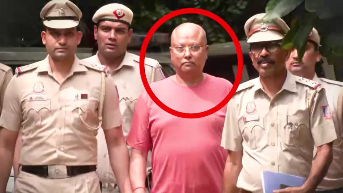 चैतन्यानंद और दुबई के शेख की क्या है कहानी. (Photo: Screengrab)