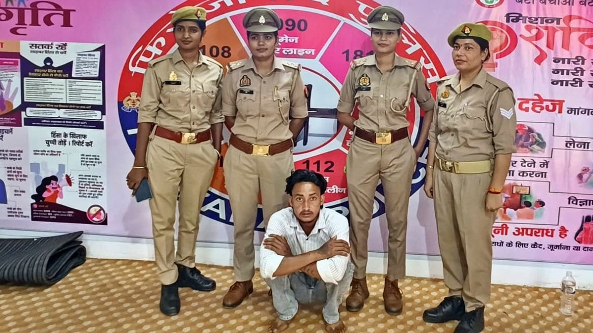 accused youth was arrested by Firozabad police (Photo- ITG)