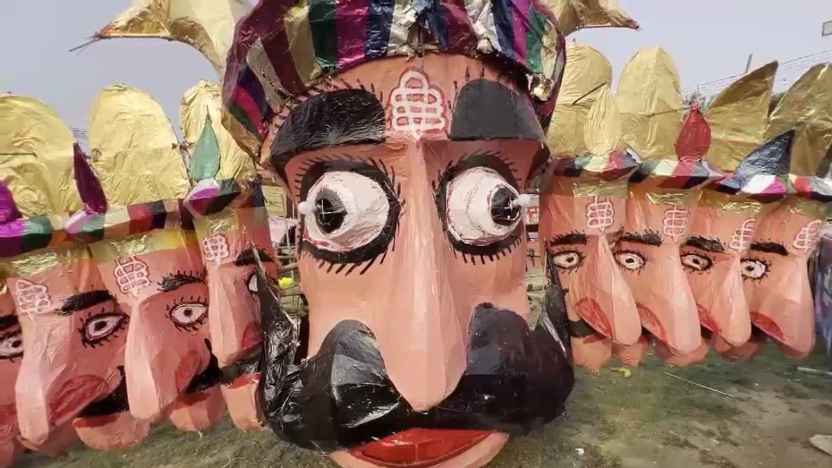 कहीं वॉटरप्रूफ पॉलिथीन से ढका रावण, कहीं पुतले बनाने वाला दे रहा 11 हजार का चैलेंज... दशहरा पर कहां कैसी तैयारी