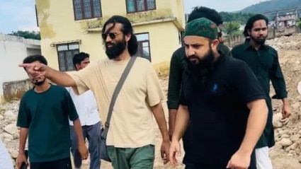 चश्मे में आरोपी. इस पर वीडियो बनाकर ब्लैकमेल करने का आरोप है. (Photo: instagram/adv_kashif_zuberi) 