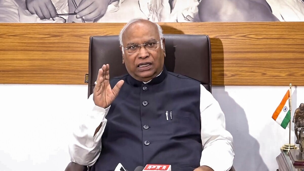 कांग्रेस अध्यक्ष खड़गे का पेसमेकर इंप्लांट सफल… बेटे प्रियांक ने बताई कैसी है तबीयत – mallikarjun kharge pacemaker implanted health update ntc