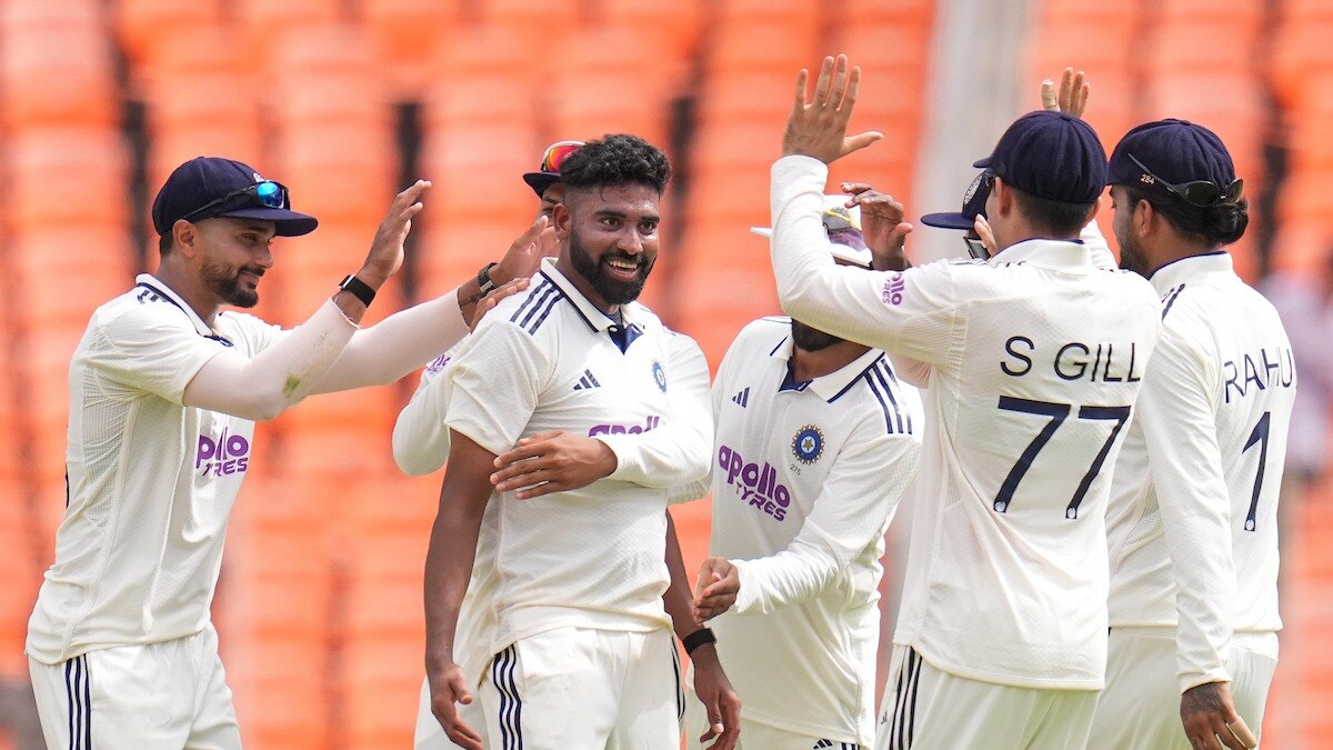 IND vs WI Live: अहमदाबाद में कहर बरपा रहे भारतीय गेंदबाज, वेस्टइंडीज का स्कोर 100 के करीब